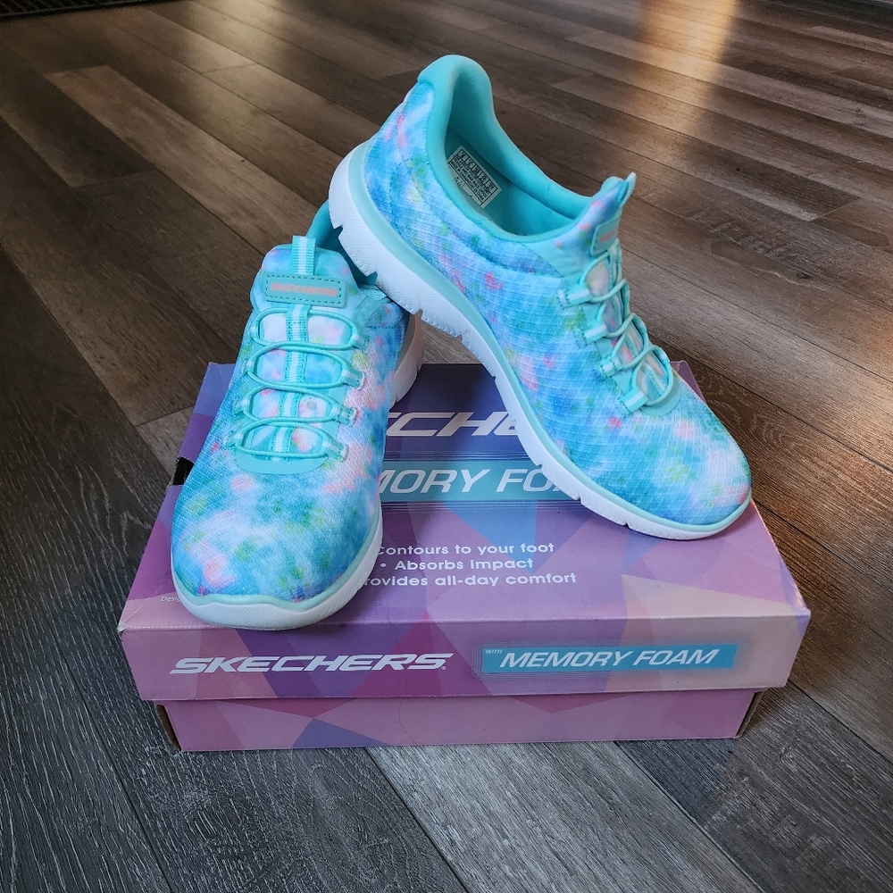 Skechers Summits Looking Groovy Sneakers